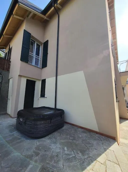 דירה ואראצה Villetta Grignetta Relax Giardino E Jacuzzi